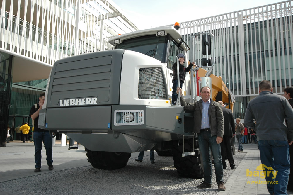 Kloubový dempr Liebherr TA 230 Litronic