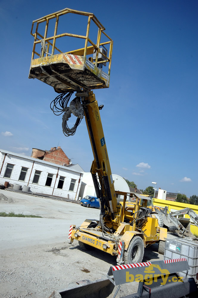 Tunelová plošina Giamec 211