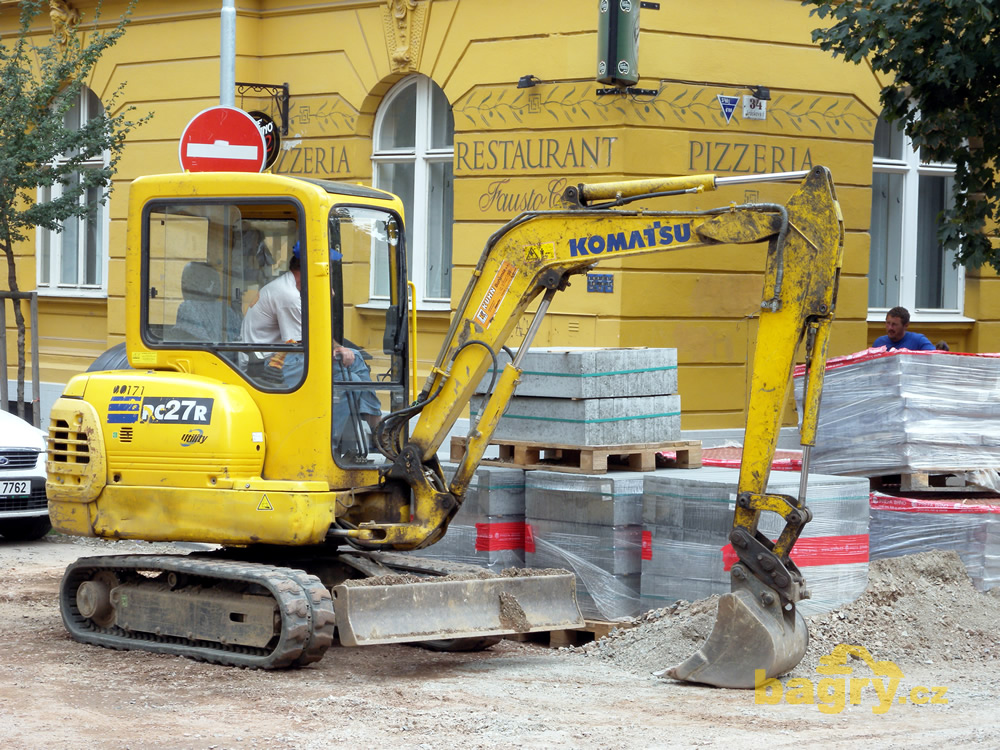 Pásové minirypadlo Komatsu PC27R