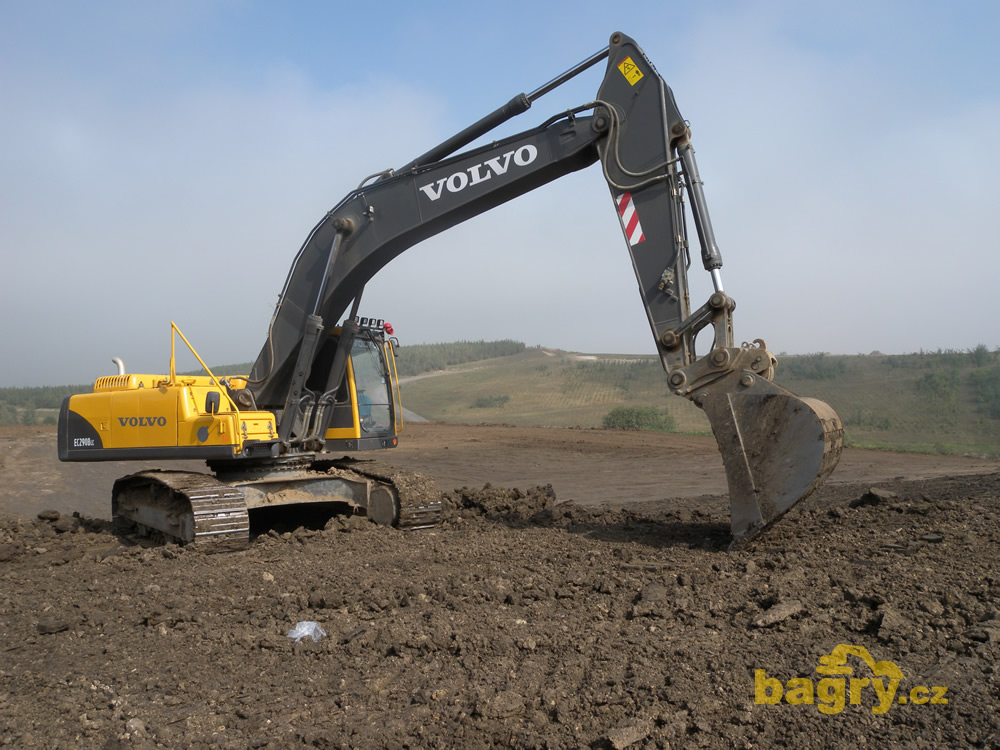 Pásové rypadlo Volvo EC290B LC