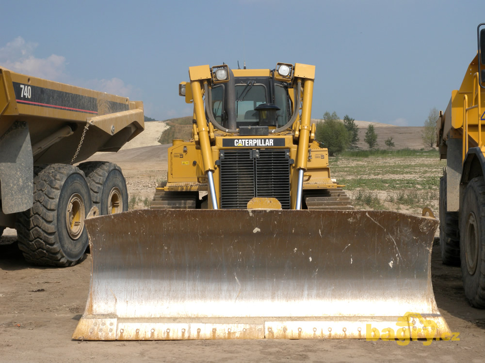 Pásový dozer Caterpillar D6R XL Series III