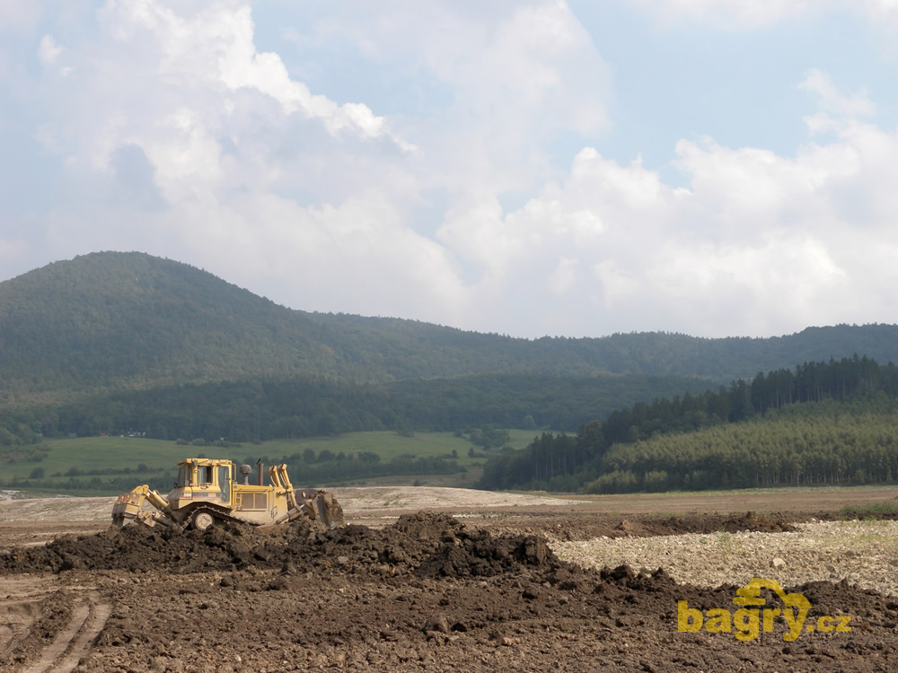 Pásový dozer Caterpillar D8N