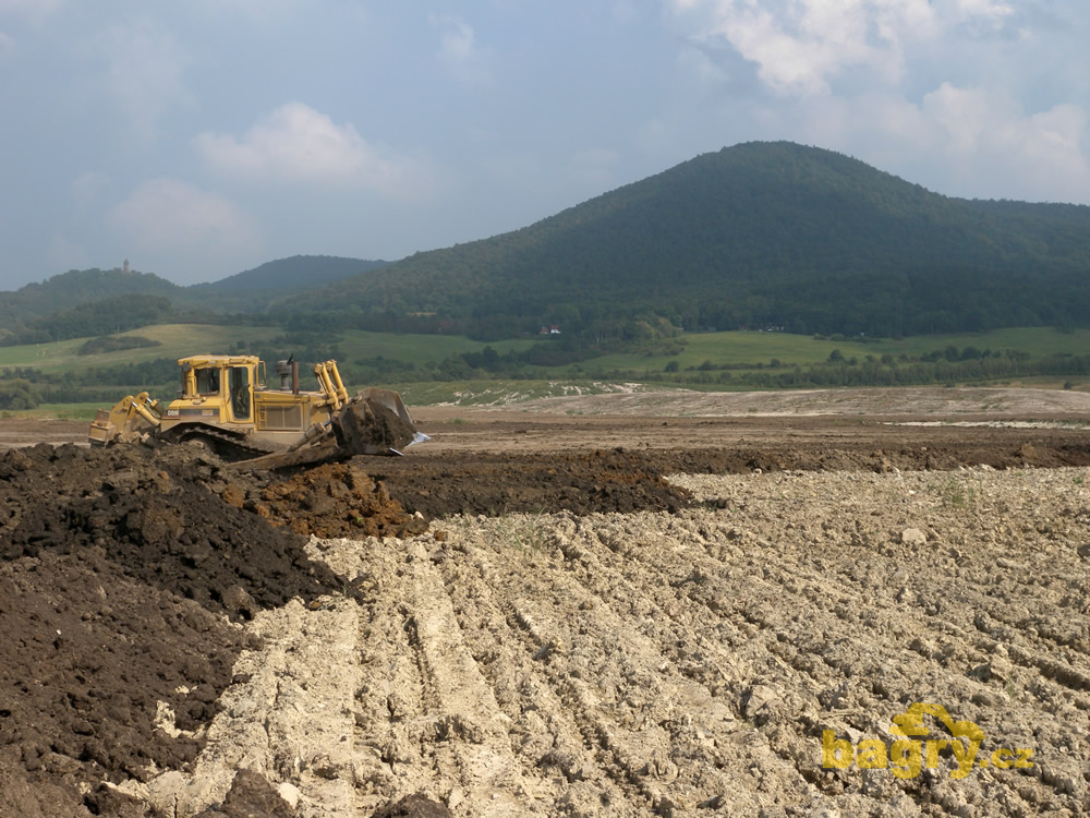 Pásový dozer Caterpillar D8N