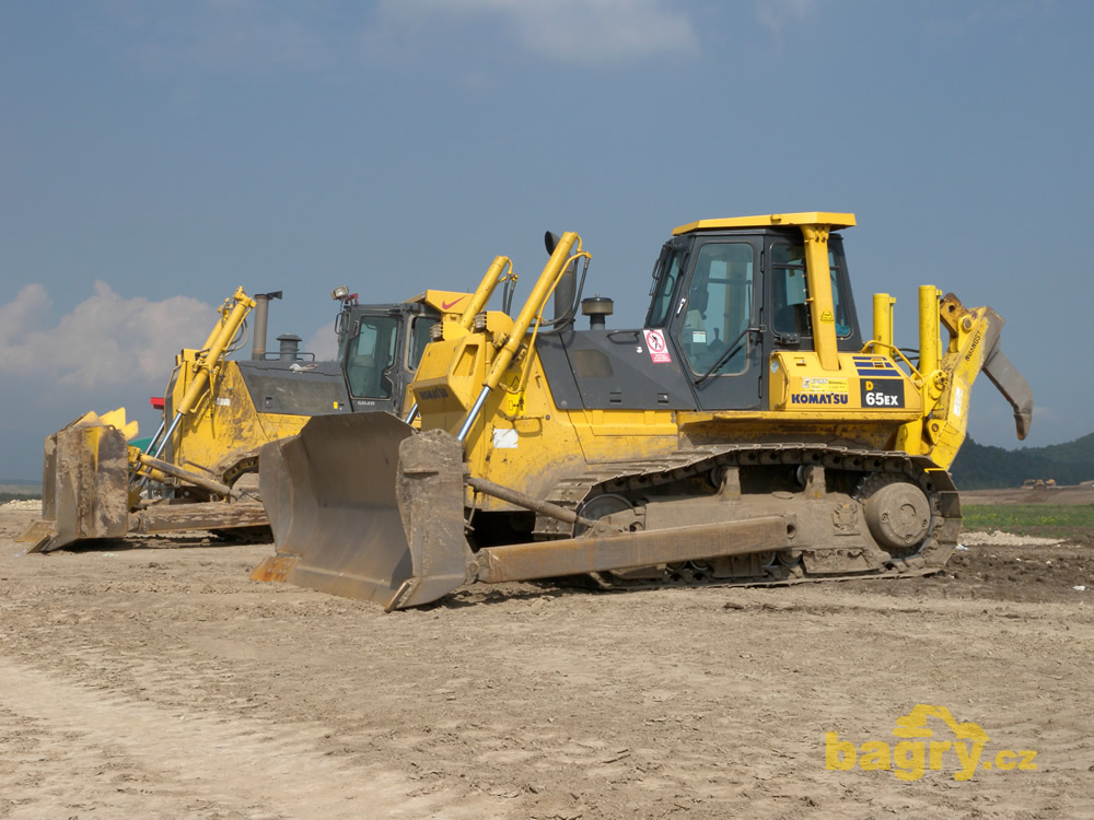 Pásový dozer Komatsu D 65 EX