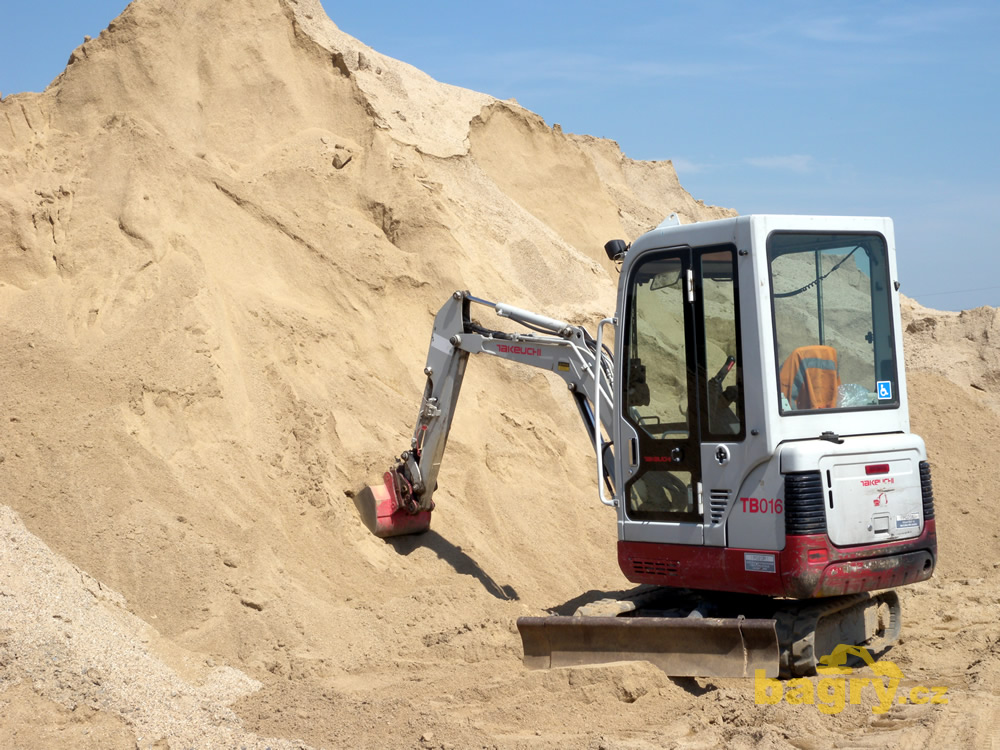Pásové minirypadlo Takeuchi TB016
