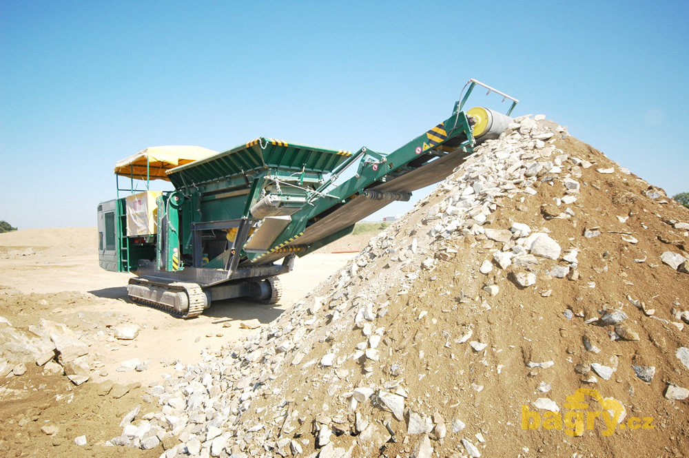 Mobilní drtící jednotka Resta DCJ 900x600