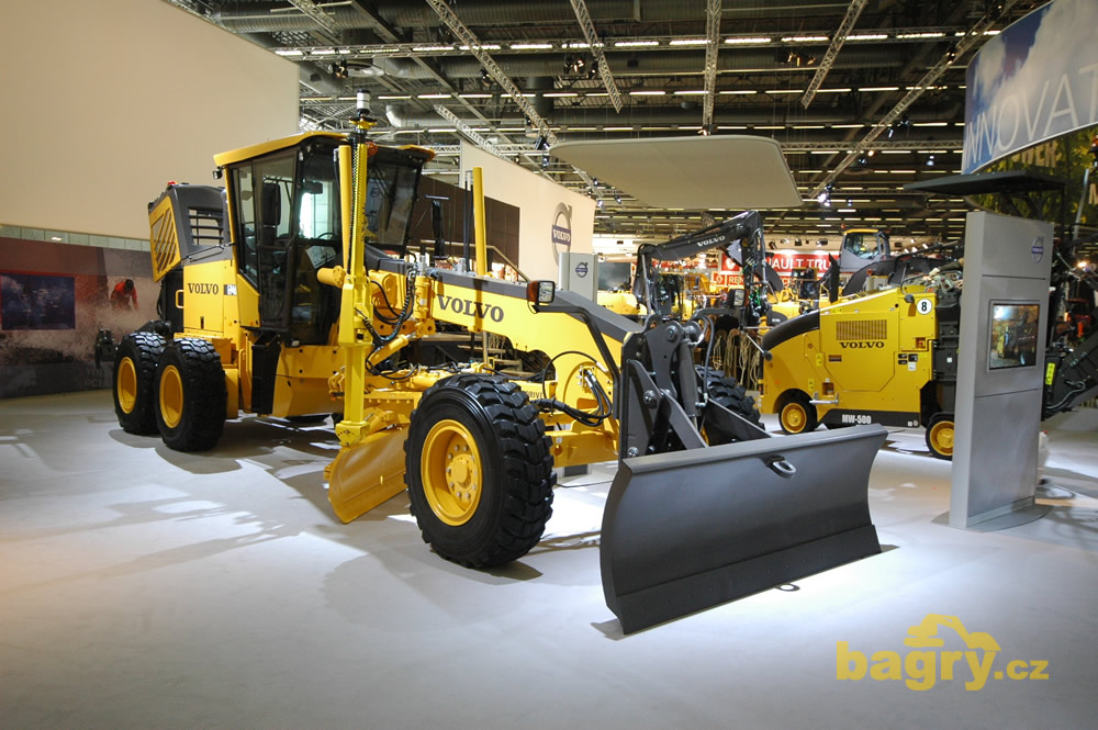 Grejdr Volvo G946