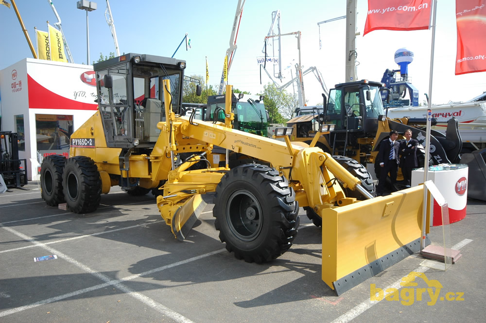 Grejdr YTO PY165C-2