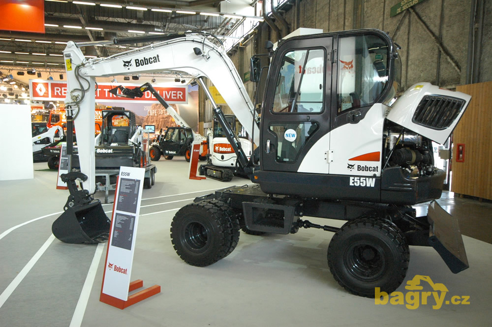 Kolové midirypadlo Bobcat E55W