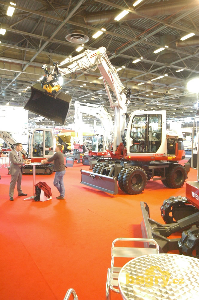 Kolové midirypadlo Takeuchi TB175W