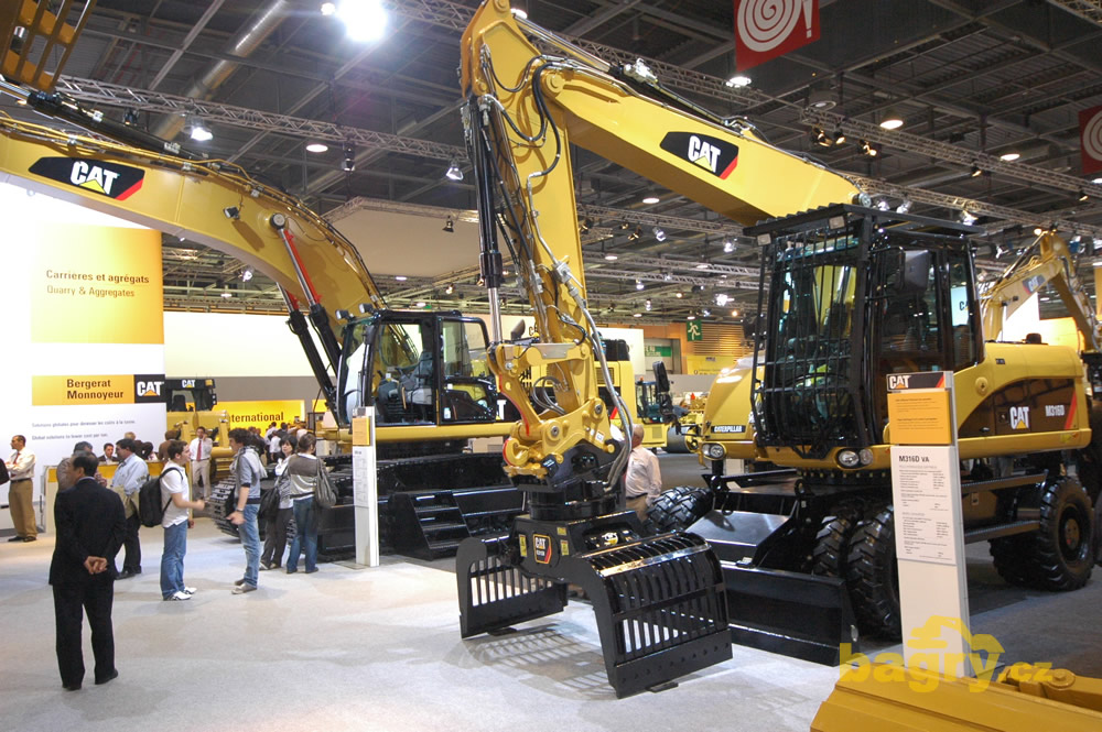 Kolové rypadlo Caterpillar M316D