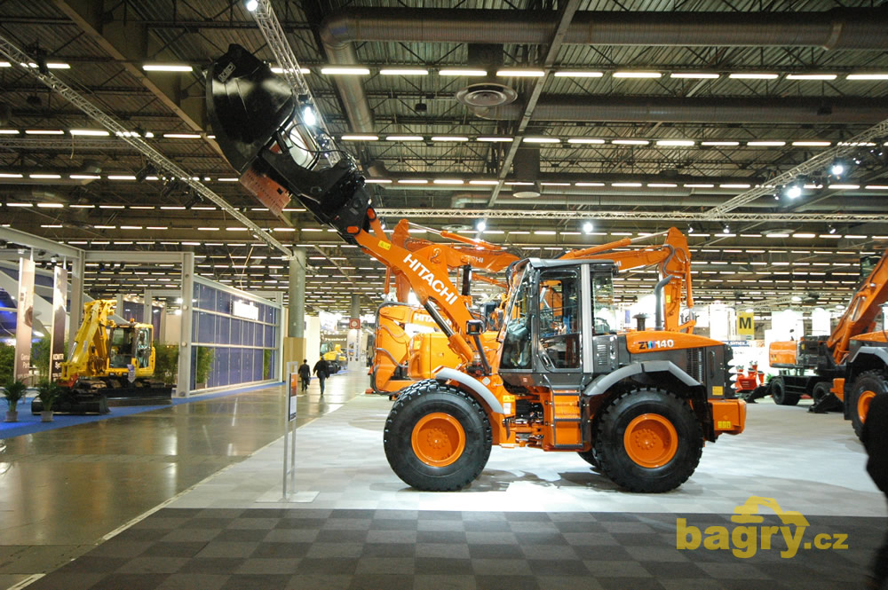 Kolový nakladač Hitachi ZW140