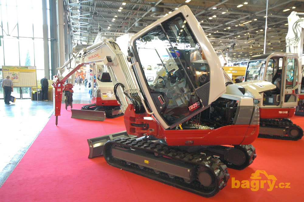 Pásové minirypadlo Takeuchi TB250