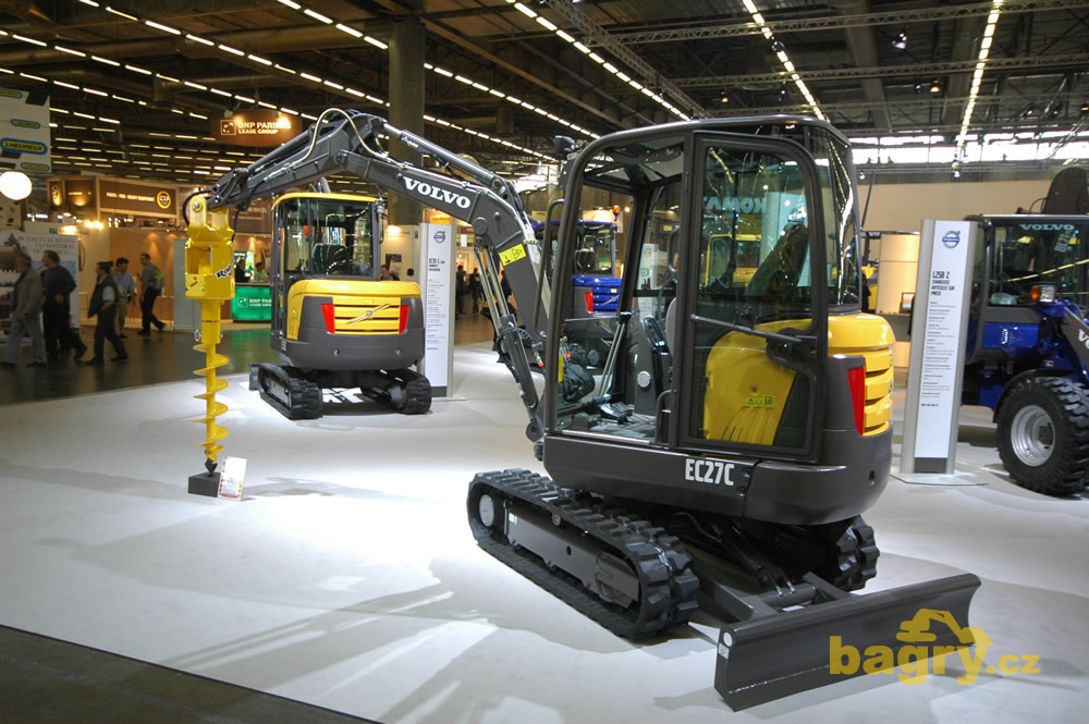Pásové minirypadlo Volvo EC27C