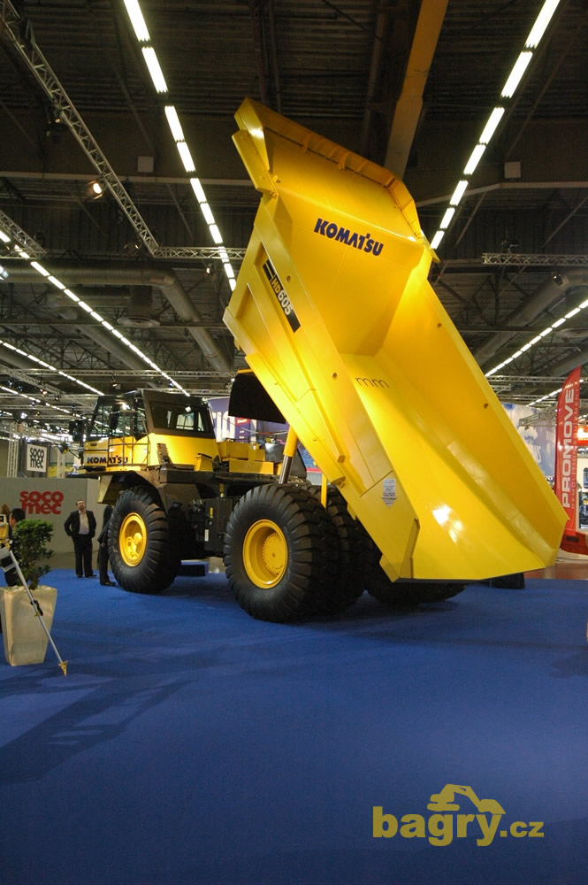 Pevný dempr Komatsu HD605
