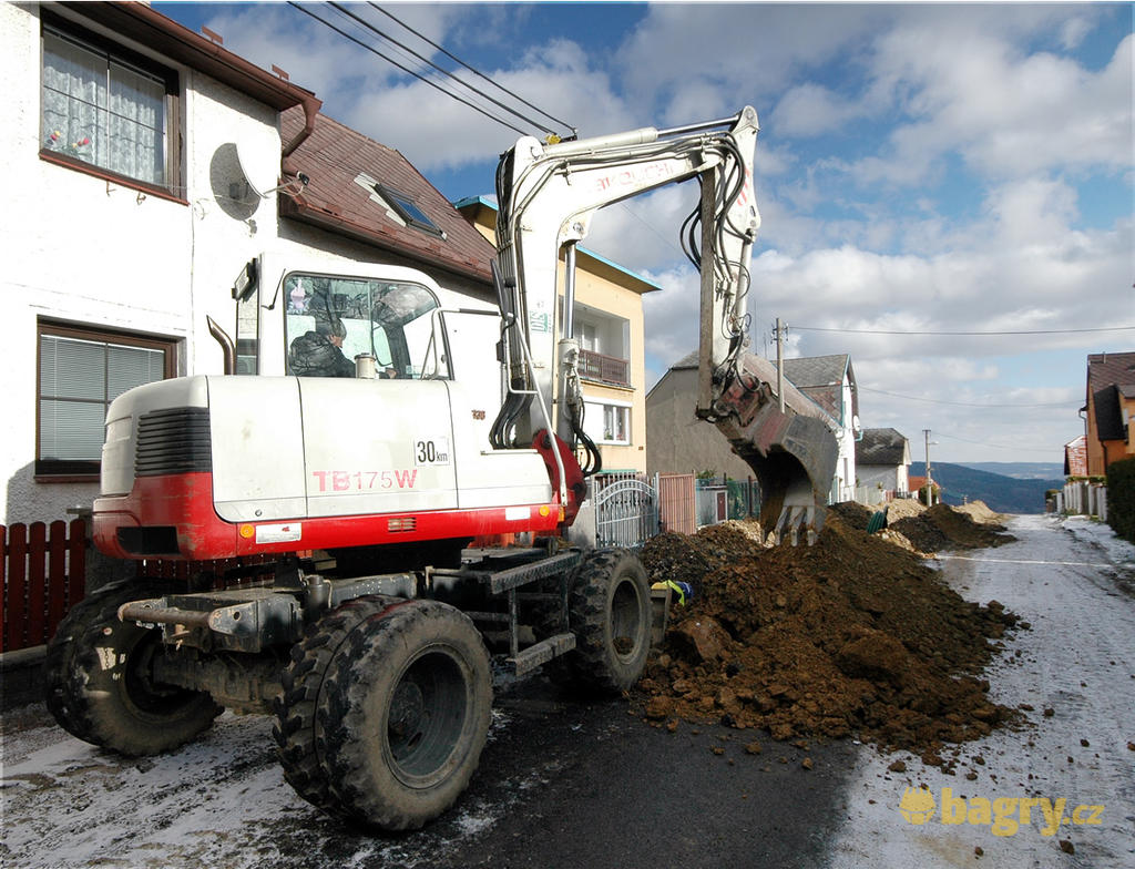 Kolové midirypadlo Takeuchi TB175W společnosti Habau