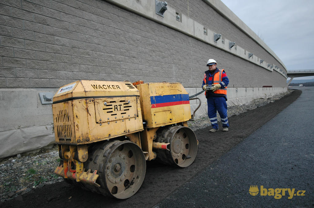 Vibrační ježkový válec Wacker RT 820 společnosti Eurovia