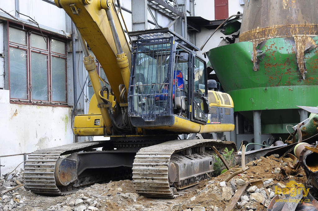 Demoliční rypadlo Caterpillar 330C L