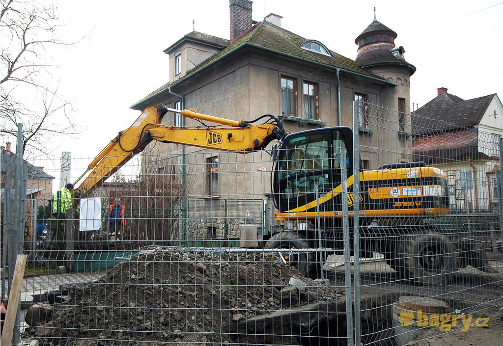 Kolové rypadlo JCB JS 160 W společnosti Vodostav Ostrava