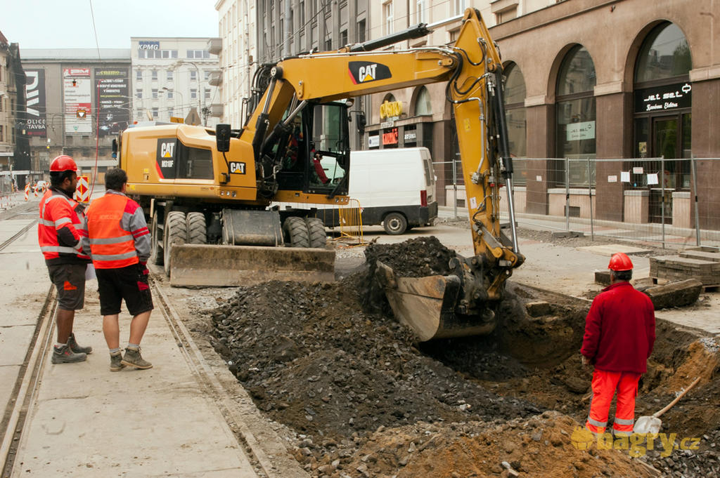 Kolové rypadlo Caterpillar M318F