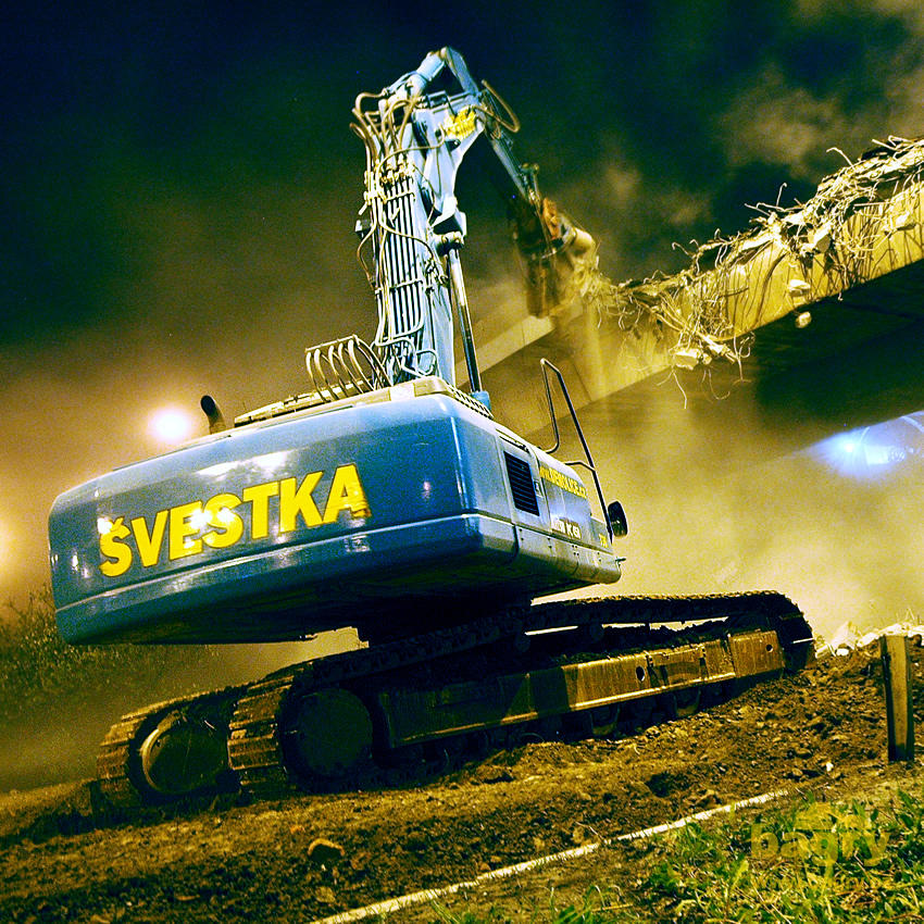 Demoliční rypadlo Komatsu PC 450 s nůžkami Krupp 4000