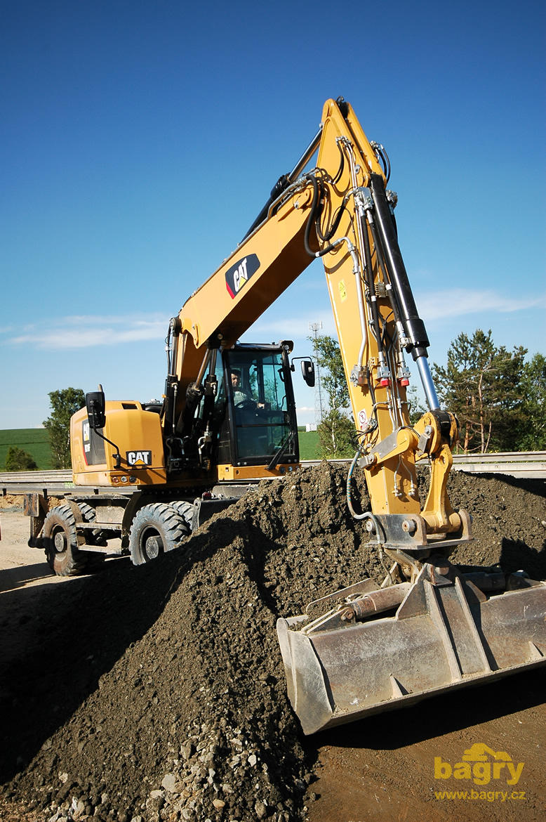 Kolové rypadlo Caterpillar M318F