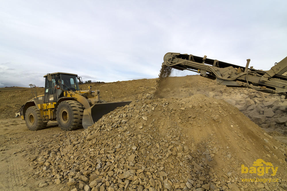 Caterpillar 928H pri drvičke