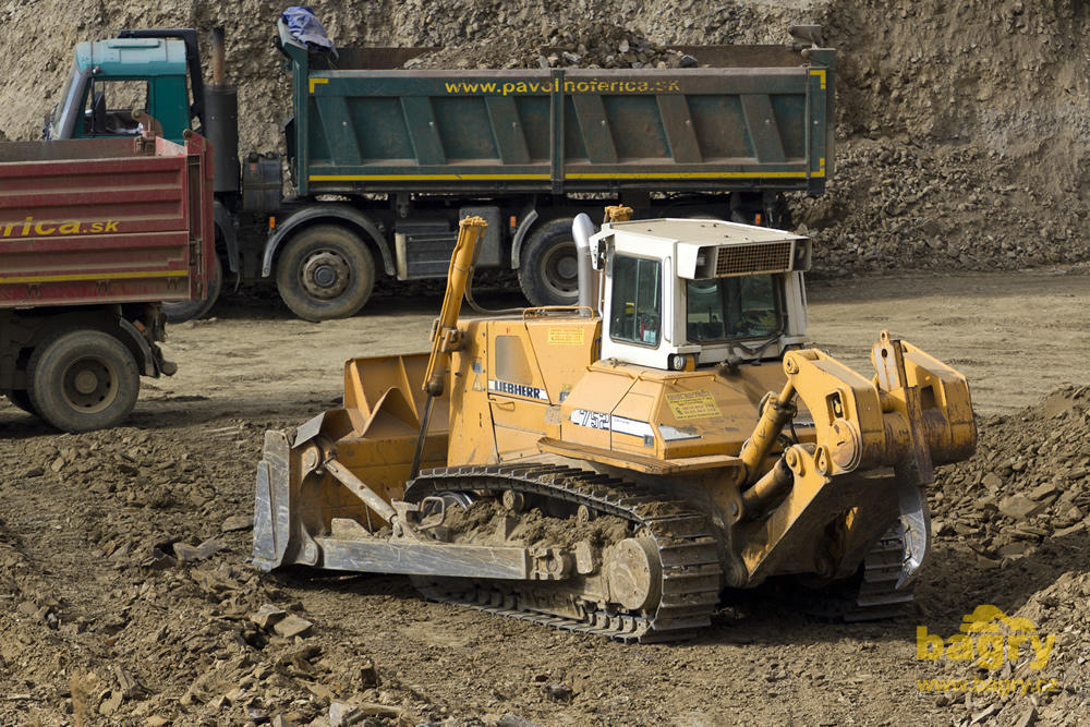 Liebherr 752