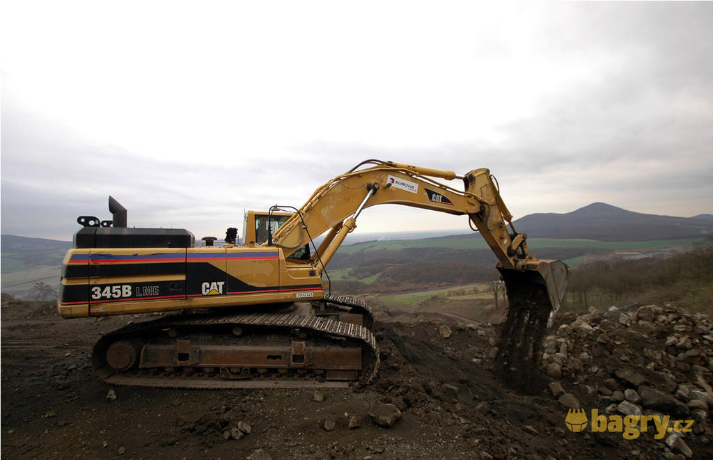 Pásové rypadlo Caterpillar 345B LME společnosti Eurovia