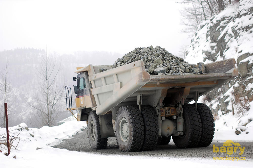Pevný dempr Caterpillar 771D