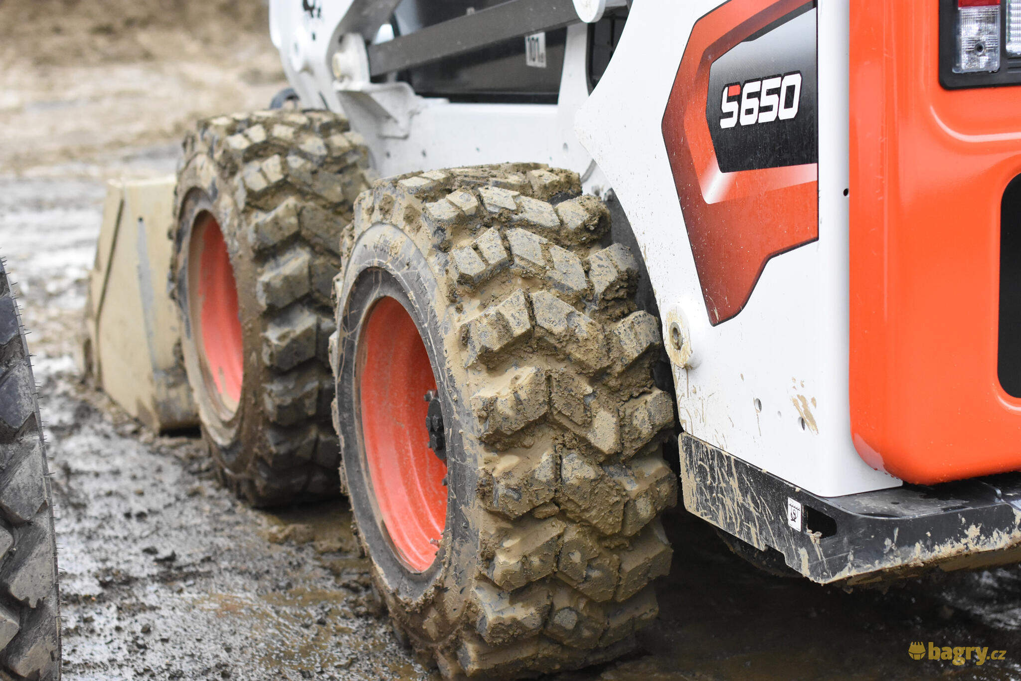 Pneumatiky Bobcat Versatile Duty