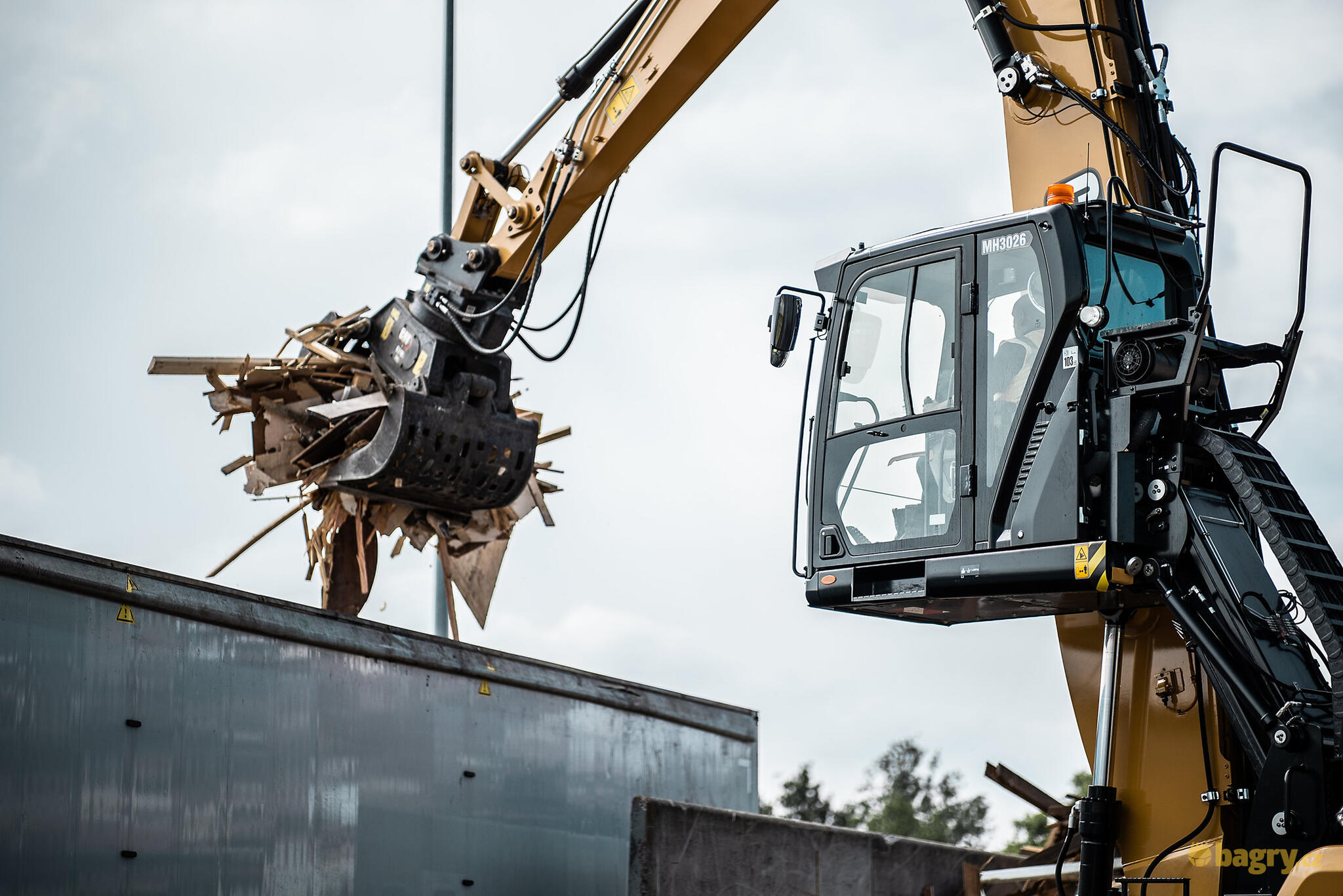 Caterpillar MH3026 Material Handler