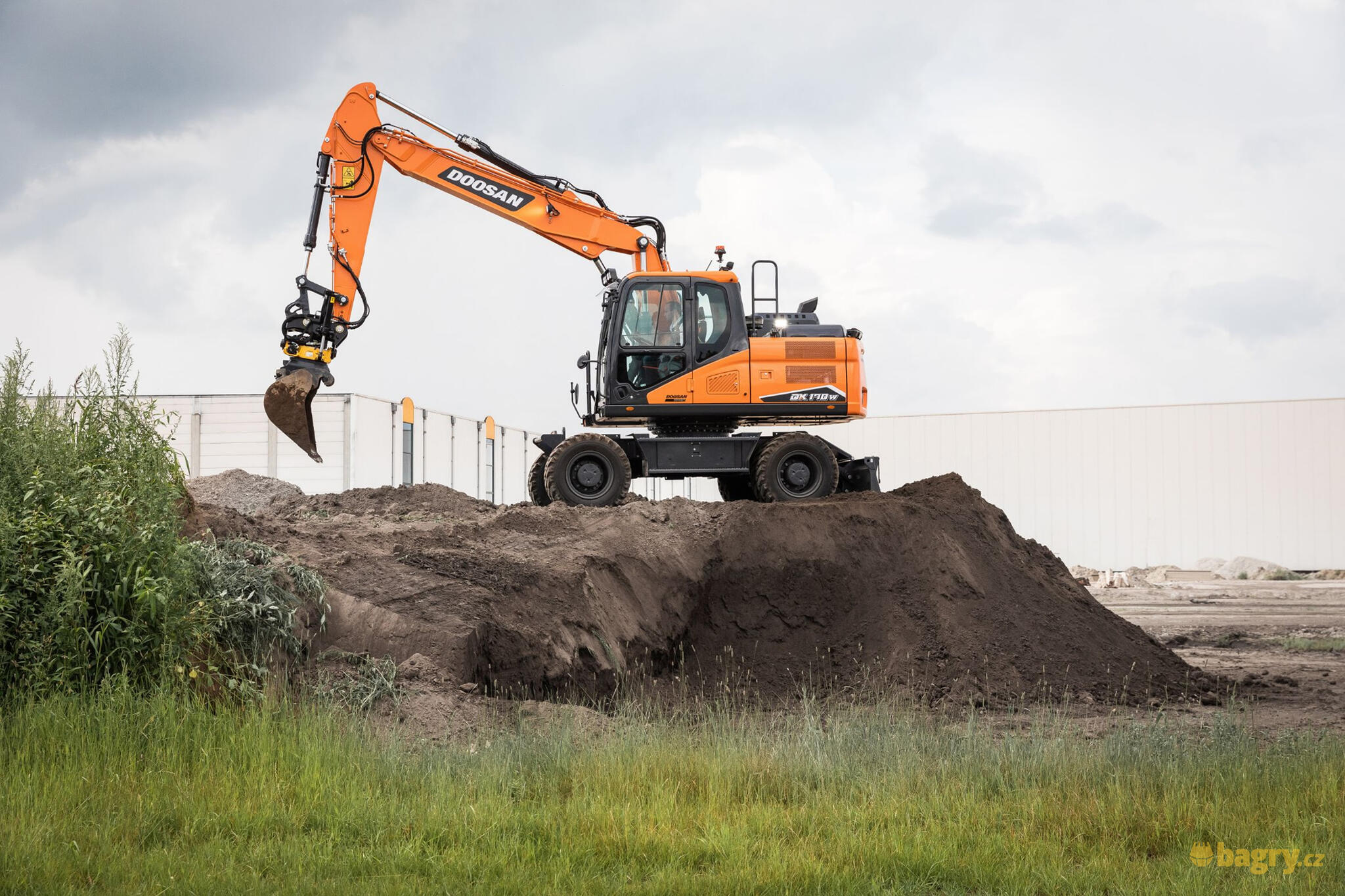 Doosan DX170W-7
