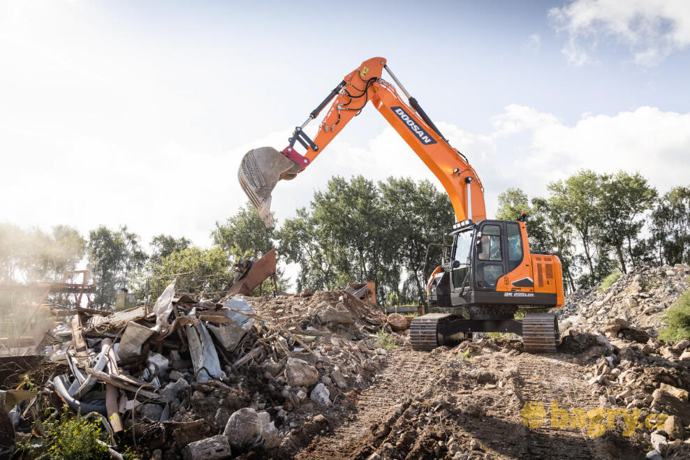 Doosan DX235LCR