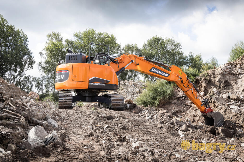 Doosan DX235LCR