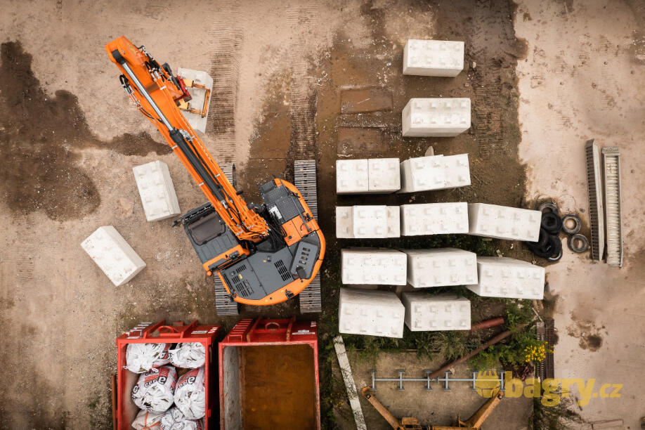 Doosan DX235LCR