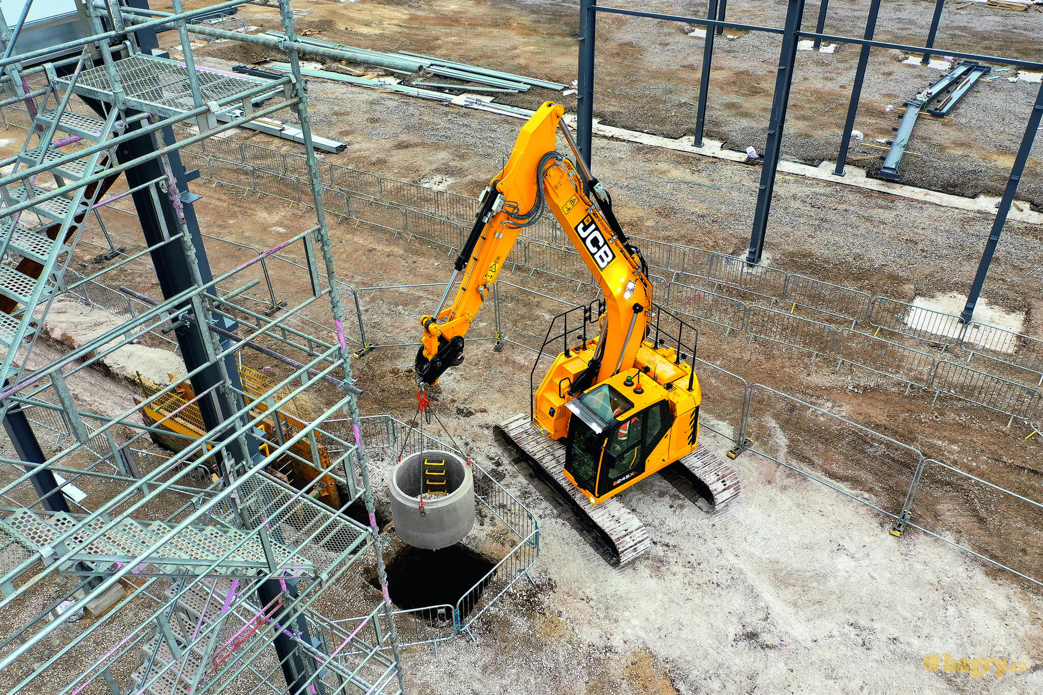 JCB 245XR