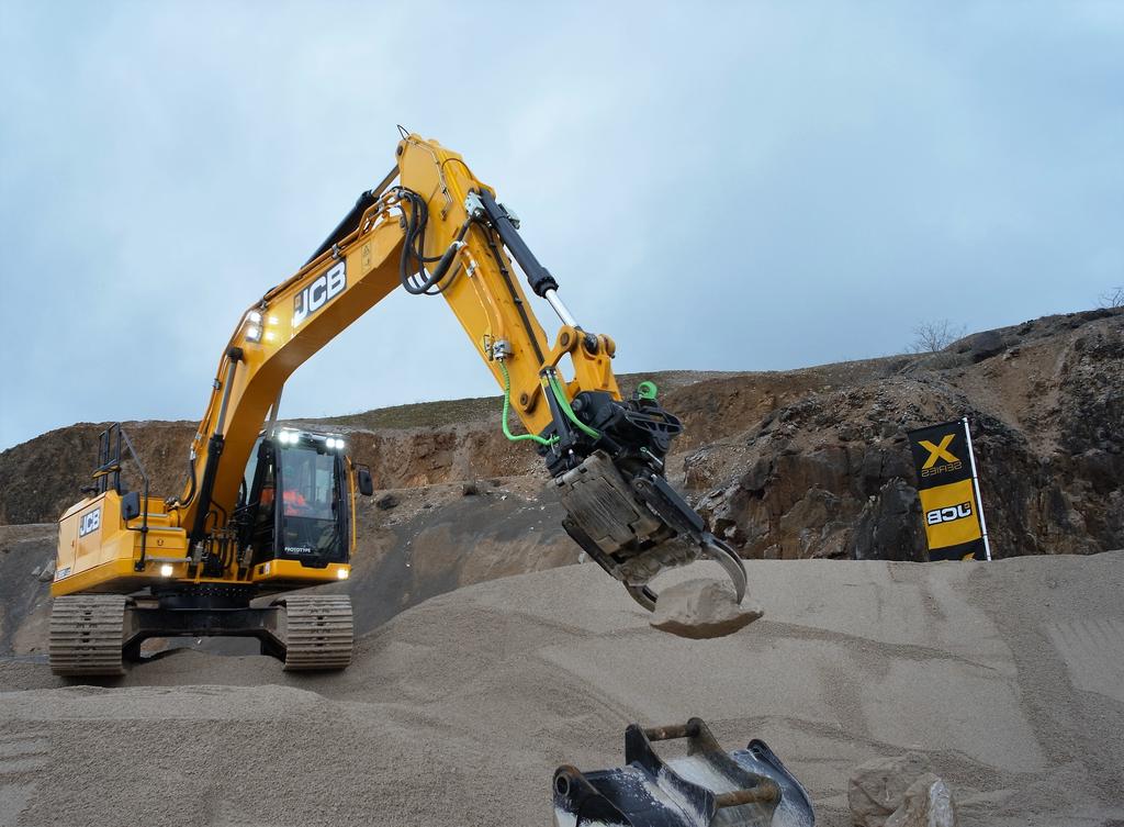 JCB 220X jemná manipulace