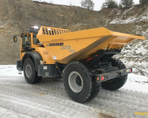 07. Na dumper mohou být nasazeny širší pneu pro zlepšení trakce třeba v blátě, ale přijdete o možnost provozu na silnici.