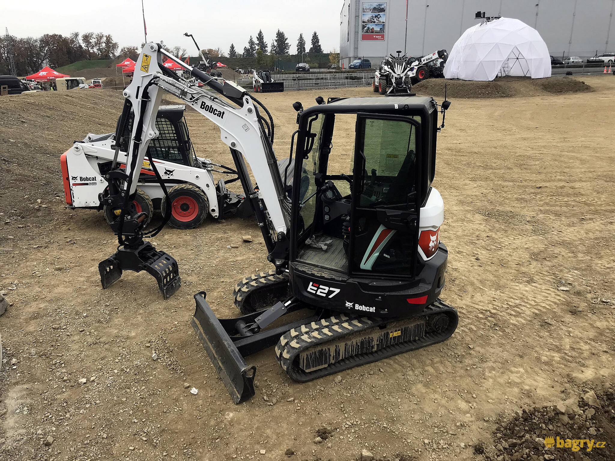 01. Bobcat E27 A-SAC