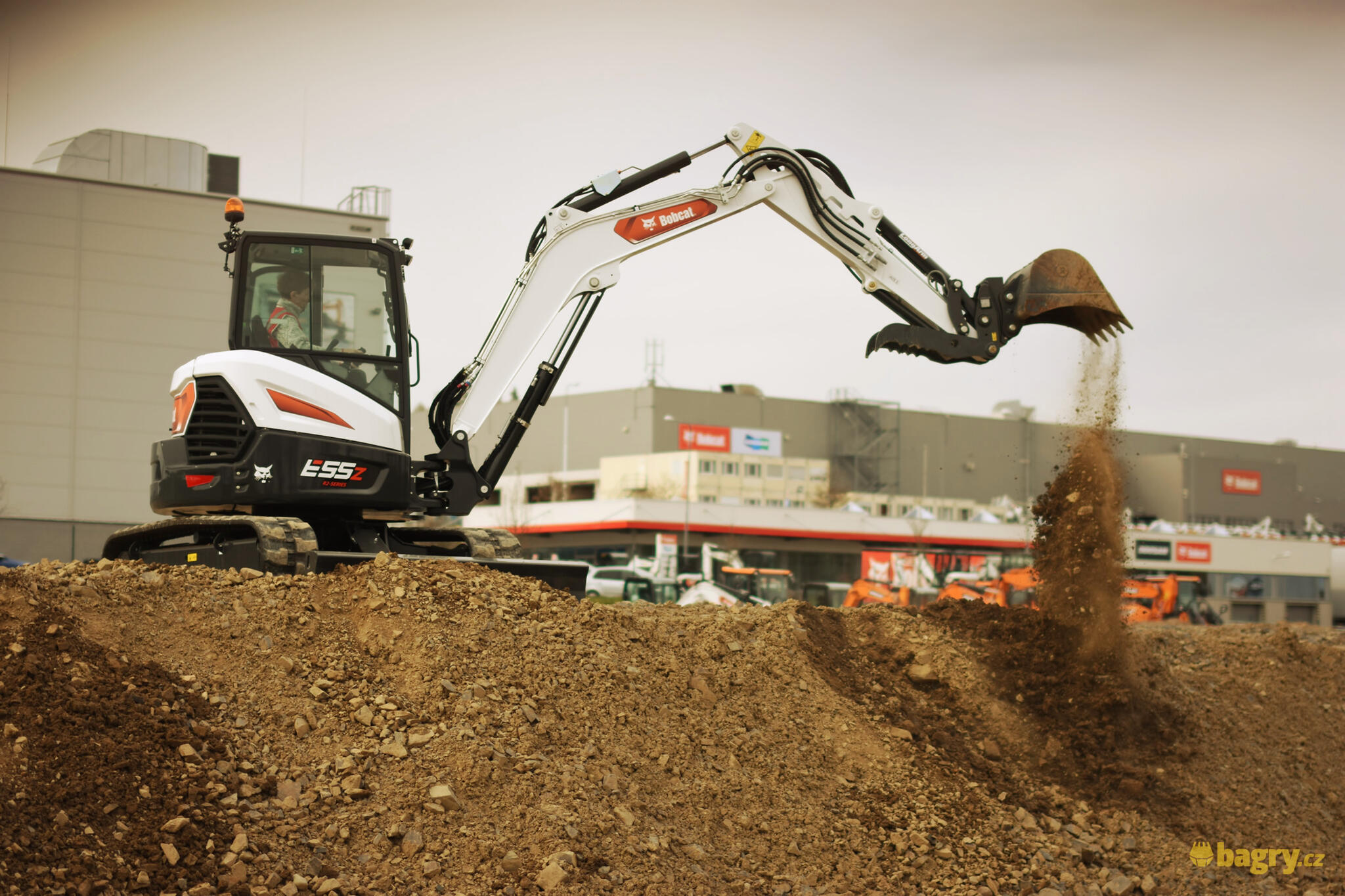 24. Bobcat E55z