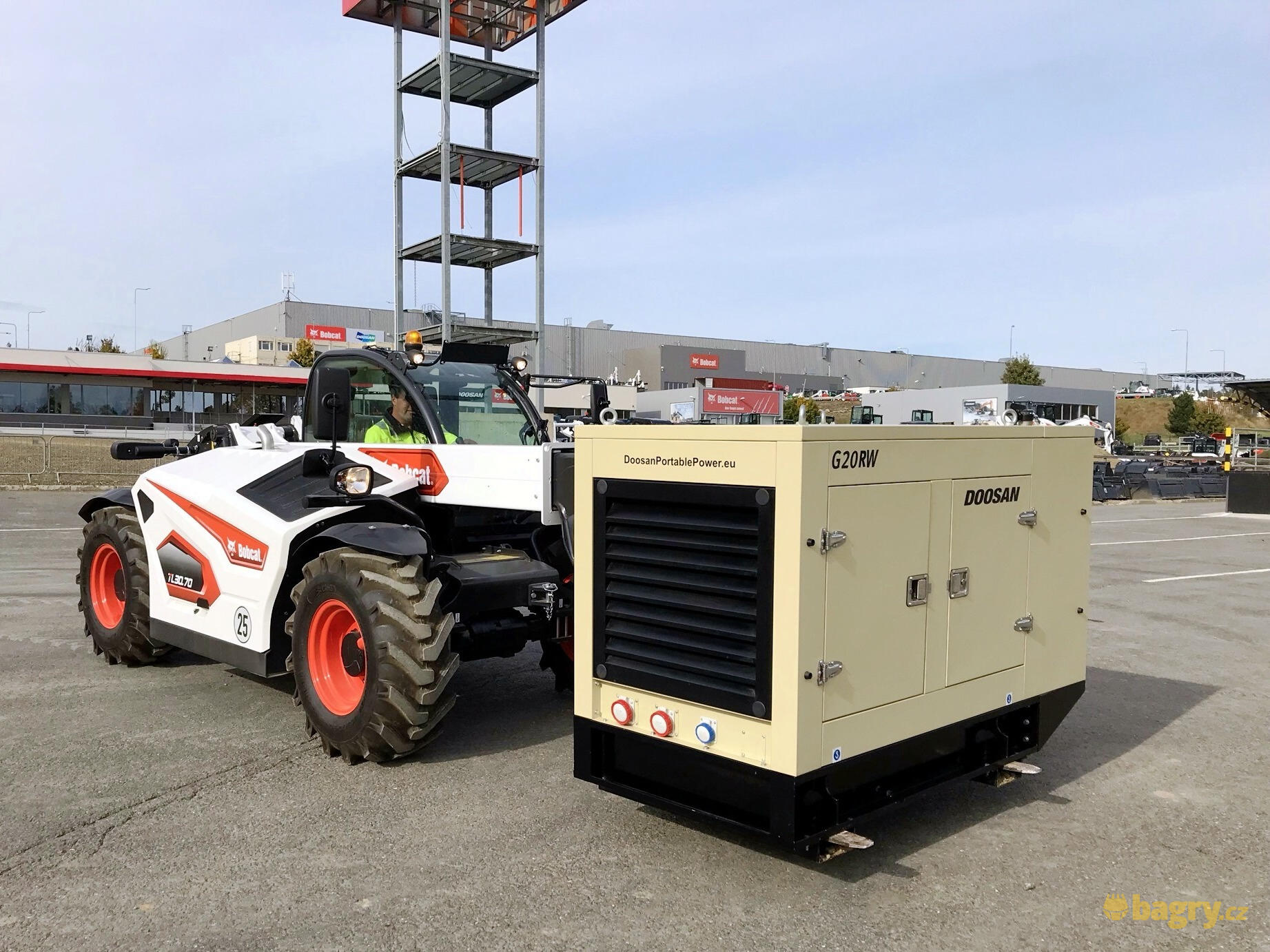 12. Bobcat TL30.70 veze elektrocentrálu Doosan G20RW