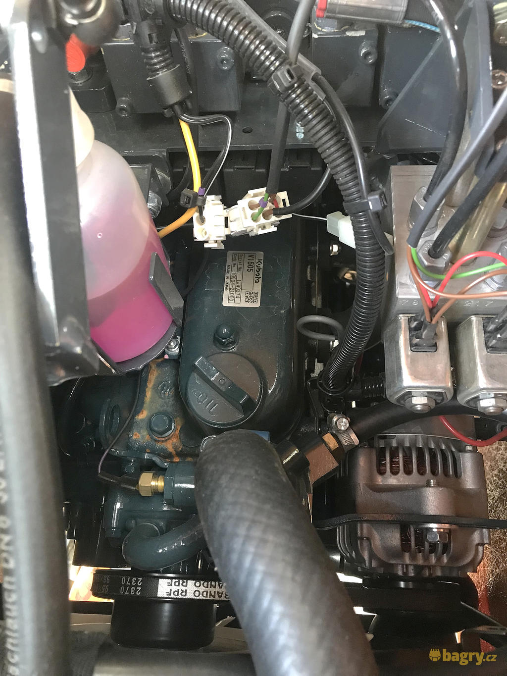14. ... k motoru Kubota V1505