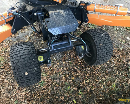 21. Detail rozšiřitelného podvozku a pojezdových hydromotorů