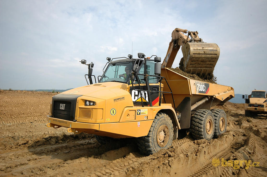 Caterpillar 730C2: Recenze