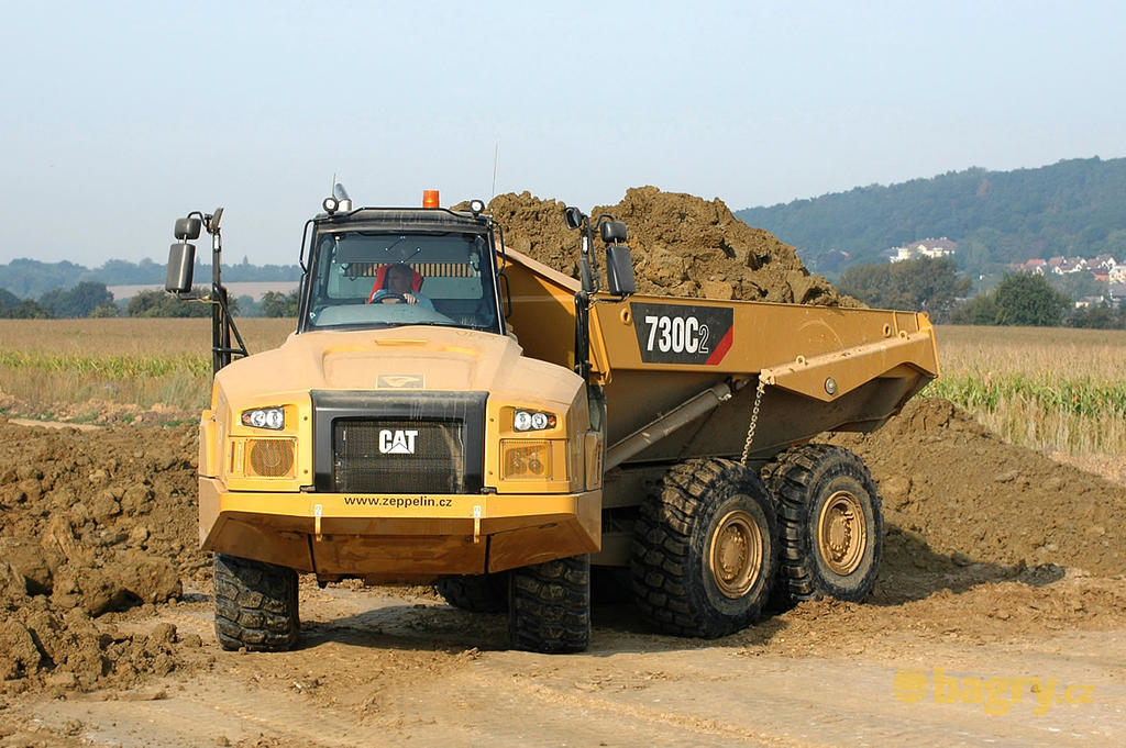 Kloubový dempr Caterpillar 730C2