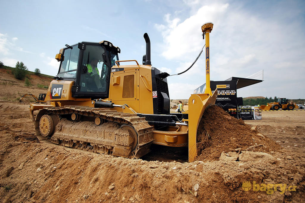 Caterpillar D6K2 XL: Recenze