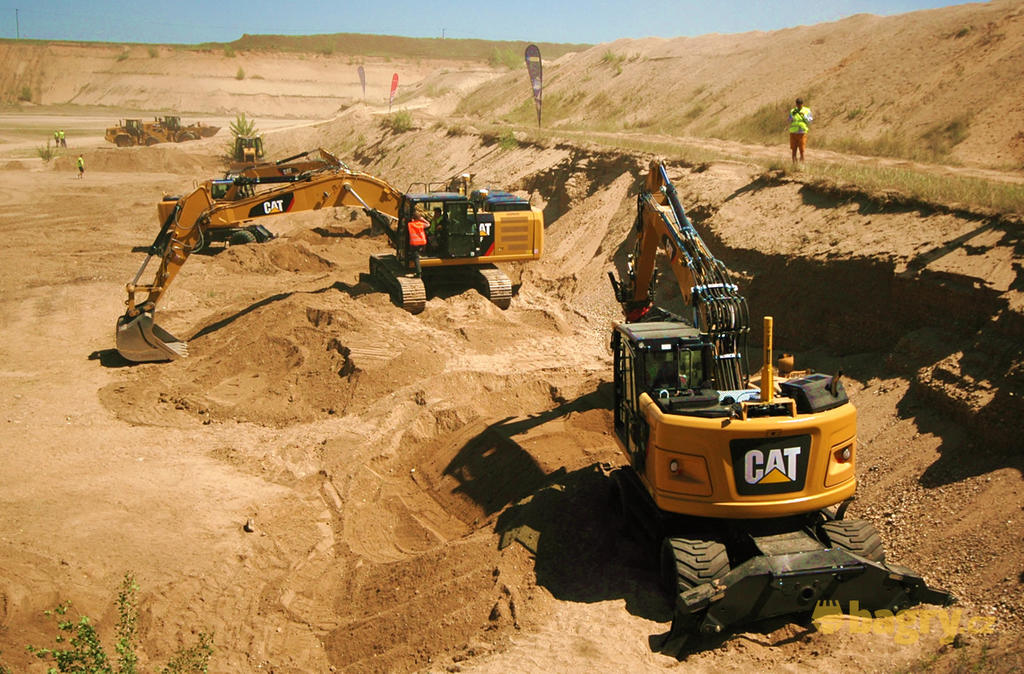 12. Caterpillar M315F na Tatra Cat Roadshow 2017