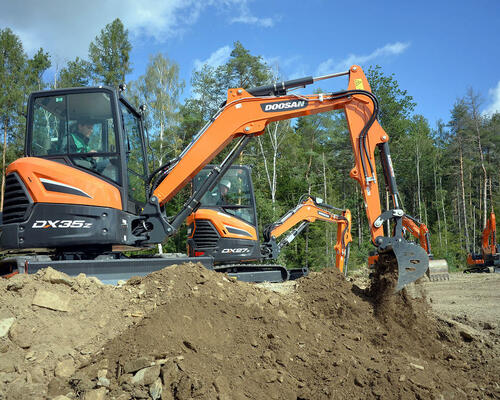 Doosan DX35z při práci