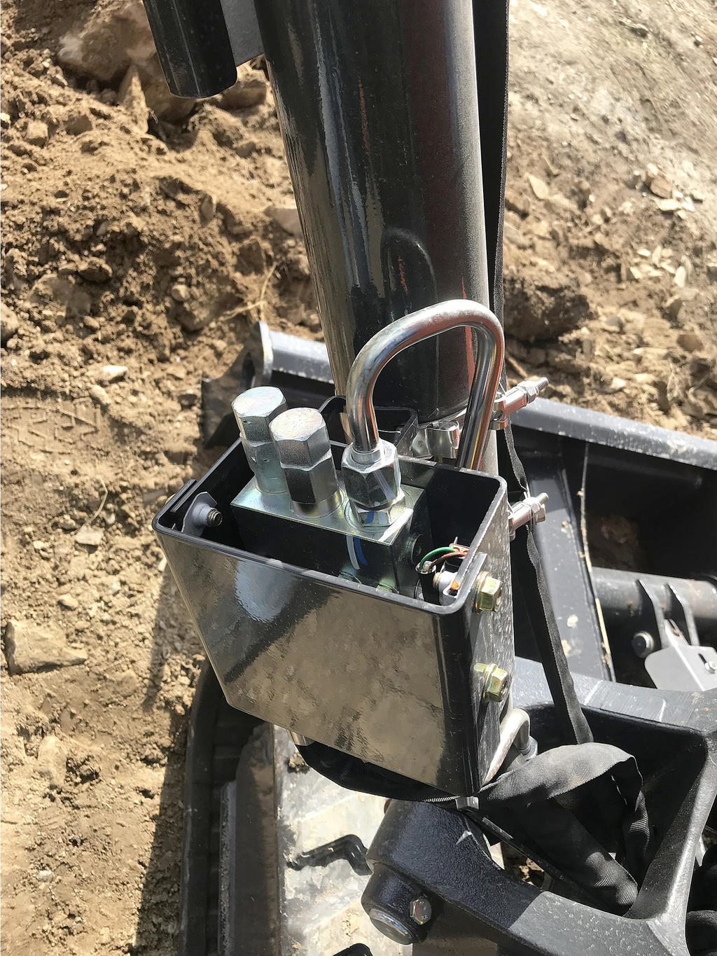 Zámek hydrauliky na výložníku